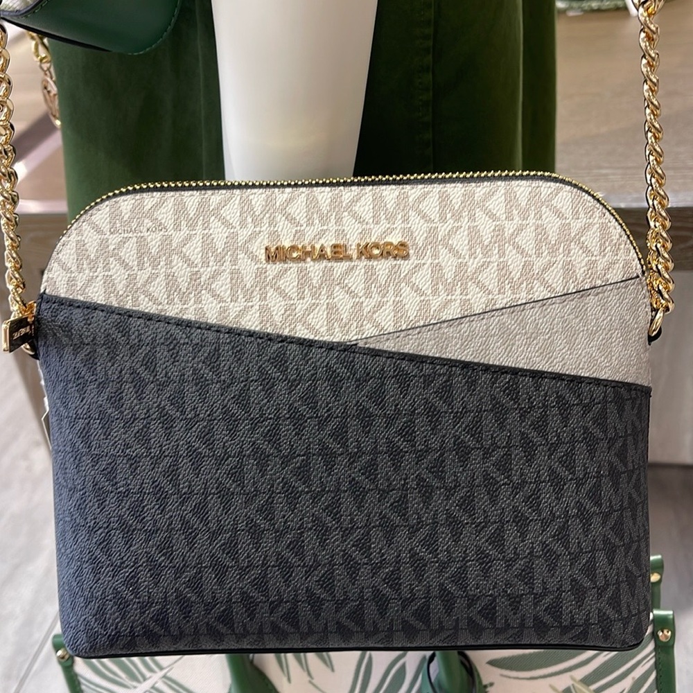 MICHAEL KORS
Jet Set Travel Medium Color-Block Signature Logo Dome Crossbody Bag